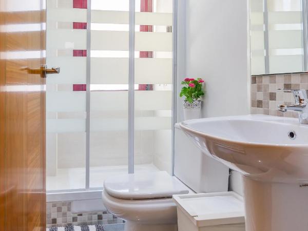 AYZ Javier Cabrini - Auto check-in property : photo 9 de la chambre chambre double avec salle de bains commune