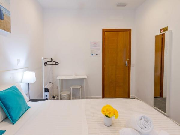 AYZ Javier Cabrini - Auto check-in property : photo 2 de la chambre chambre double avec salle de bains commune