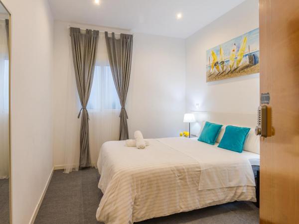 AYZ Javier Cabrini - Auto check-in property : photo 6 de la chambre chambre double avec salle de bains commune