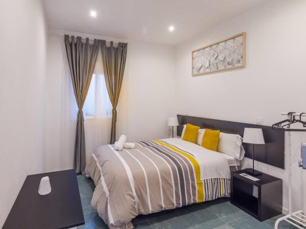 AYZ Javier Cabrini - Auto check-in property : photo 3 de la chambre chambre double avec salle de bains commune