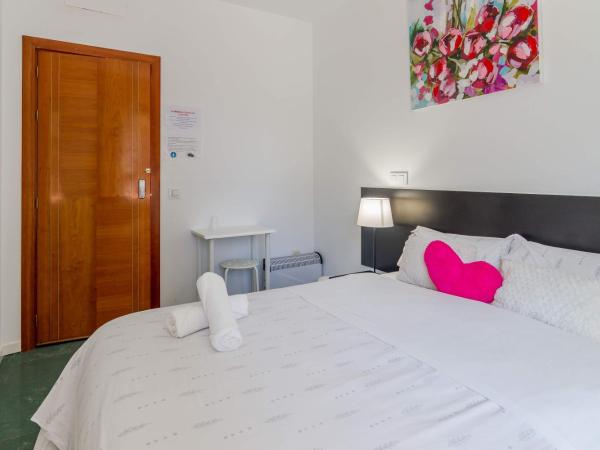 AYZ Javier Cabrini - Auto check-in property : photo 4 de la chambre chambre double avec salle de bains commune