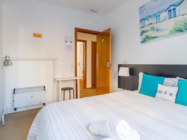 AYZ Javier Cabrini - Auto check-in property : photo 10 de la chambre chambre double standard avec salle de bains commune