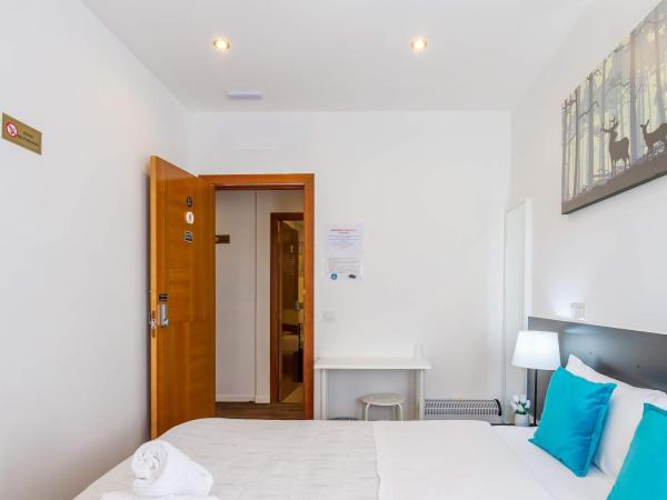 AYZ Javier Cabrini - Auto check-in property : photo 9 de la chambre chambre double standard avec salle de bains commune