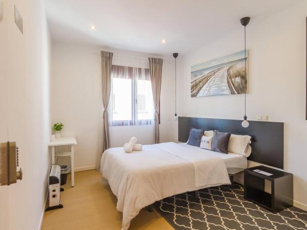 AYZ Javier Cabrini - Auto check-in property : photo 1 de la chambre chambre double standard avec salle de bains commune