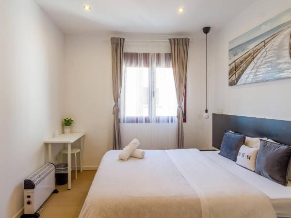 AYZ Javier Cabrini - Auto check-in property : photo 2 de la chambre chambre double standard avec salle de bains commune