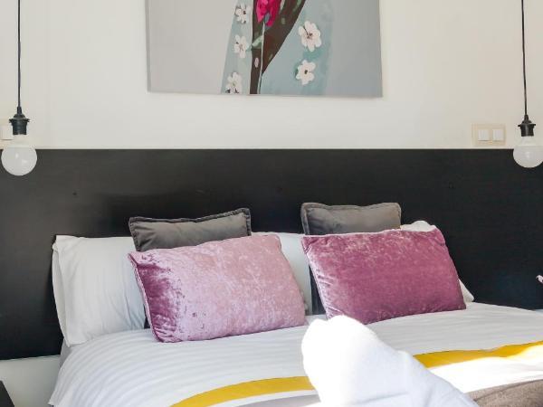 AYZ Javier Cabrini - Auto check-in property : photo 7 de la chambre chambre double supérieure confort avec salle de bains commune