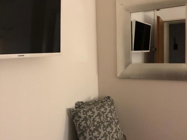 Pension Pagalies : photo 8 de la chambre chambre double avec salle de bains privative