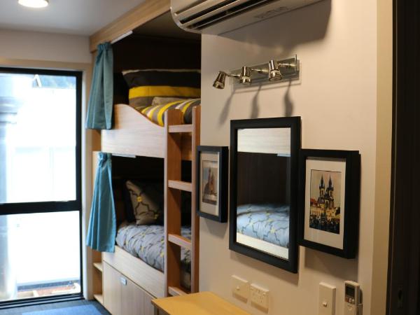 Adventure Q2 Hostel : photo 4 de la chambre lit dans dortoir mixte de 6 lits avec salle de bains privative