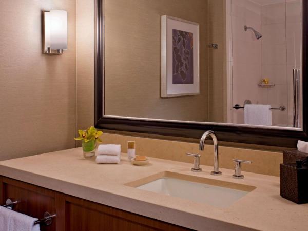 Hyatt Regency Sacramento : photo 6 de la chambre chambre double avec 2 lits doubles et baignoire adaptée - accessible aux personnes à mobilité réduite