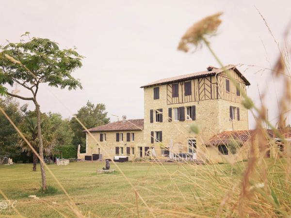 A CLAIREFONTAINE : photo 1 de la chambre chambre familiale - vue sur jardin