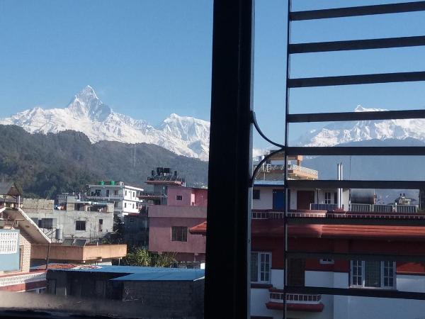 New Pokhara Lodge - Pokhara Lakeside : photo 6 de la chambre chambre double ou lits jumeaux deluxe - vue sur montagne