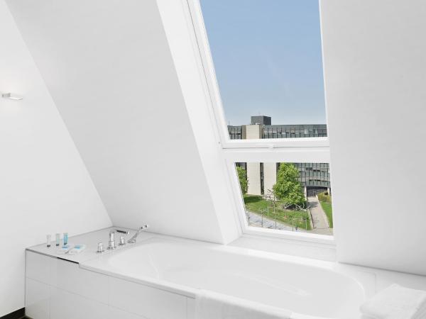 The Red Apartments : photo 3 de la chambre suite penthouse xl - heinrich heine