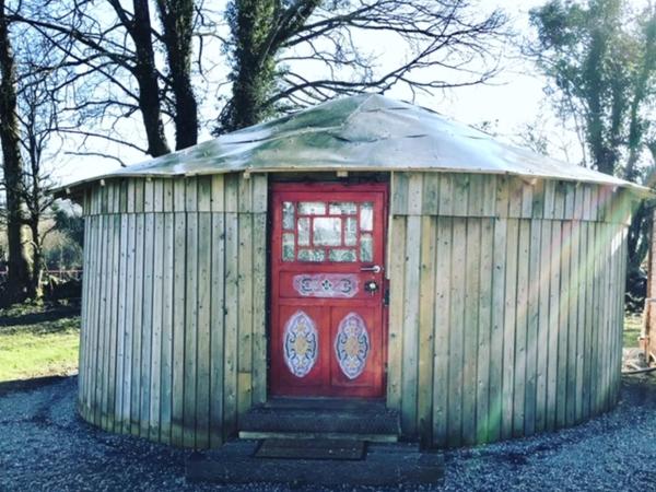 McClure Yurt at Carrigeen Glamping : photo 1 de la chambre chambre lit king-size
