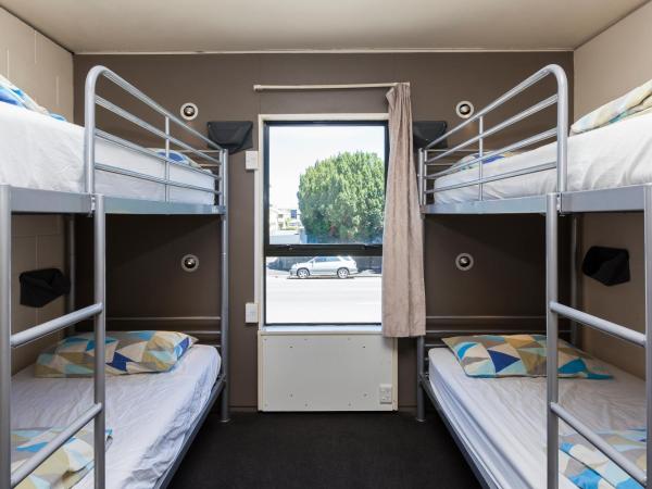 Around The World Backpackers : photo 4 de la chambre lit dans dortoir mixte de 4 lits