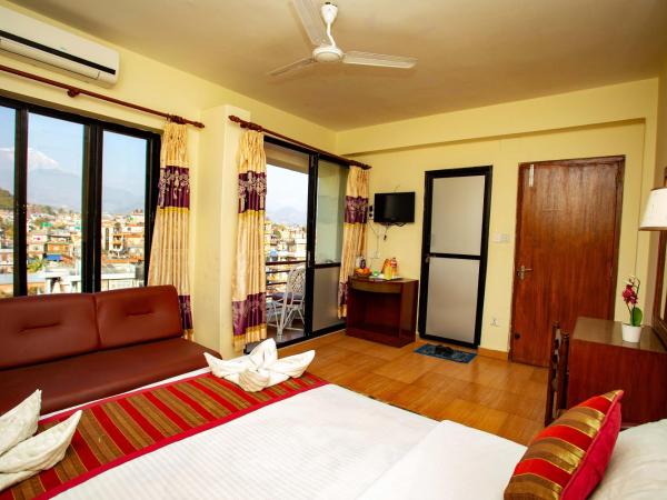 Hotel Orchid : photo 2 de la chambre chambre double supérieure avec balcon