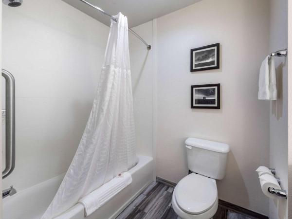 Comfort Inn & Suites Oklahoma City South I-35 : photo 2 de la chambre suite lit king-size