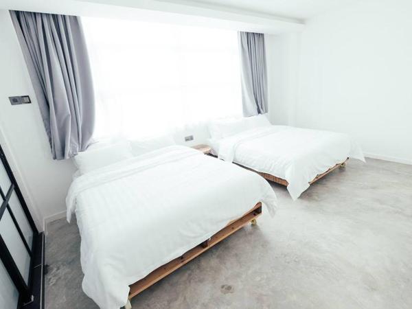 White Loft Hotel : photo 2 de la chambre family 4 bathtub
