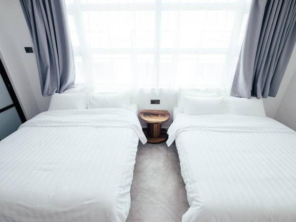 White Loft Hotel : photo 7 de la chambre family 4 bathtub