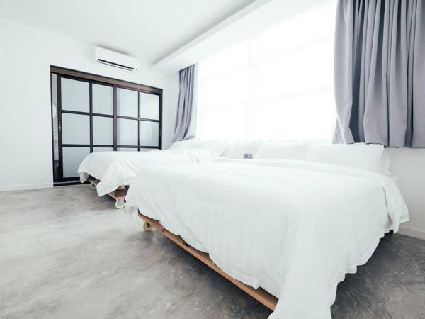 White Loft Hotel : photo 1 de la chambre family 4 bathtub