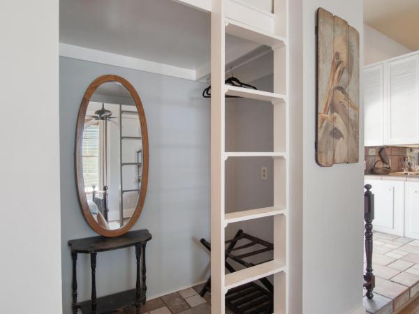 Auld Sweet Olive Bed and Breakfast : photo 6 de la chambre appartement avec balcon