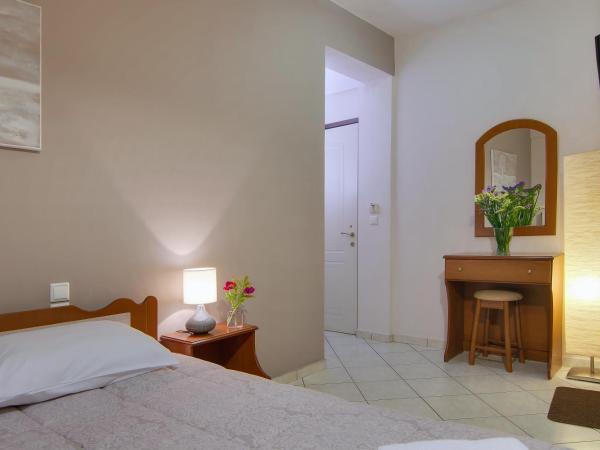 Tsironis Guesthouse : photo 8 de la chambre studio (2 adultes)