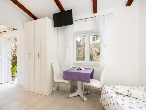 Apartment Sokol : photo 9 de la chambre chambre lits jumeaux avec salle de bains privative