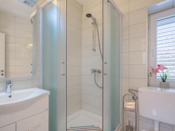 Apartment Sokol : photo 10 de la chambre chambre lits jumeaux avec salle de bains privative