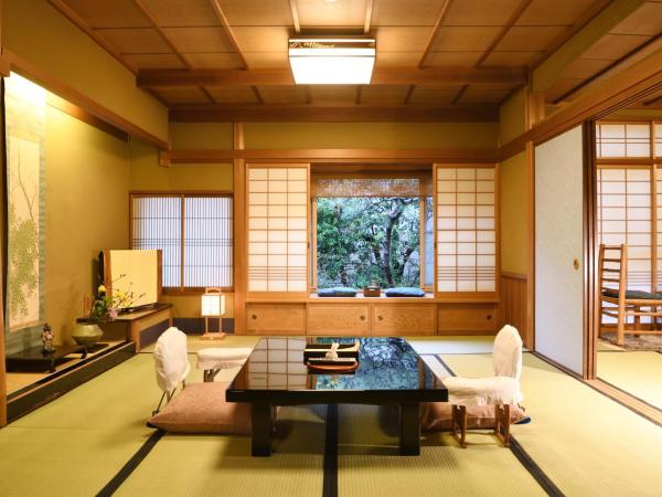 Seikoro Ryokan - Established in 1831 : photo 3 de la chambre chambre familiale deluxe