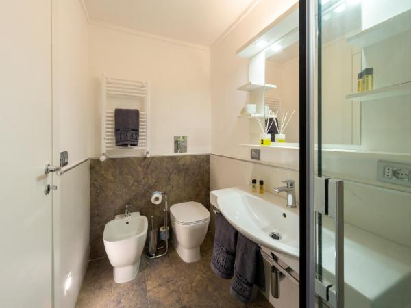 Il Tesoro Smart Suite & SPA : photo 2 de la chambre chambre double avec salle de bains privative