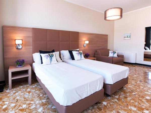 Bluripa Guest House : photo 1 de la chambre chambre triple confort