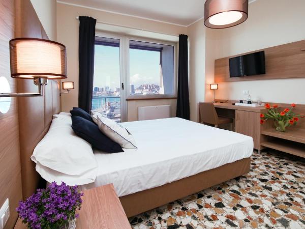 Bluripa Guest House : photo 1 de la chambre chambre double avec balcon - vue sur mer