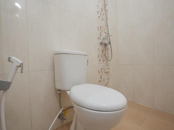 RedDoorz @ Kertajaya Surabaya : photo 2 de la chambre chambre double