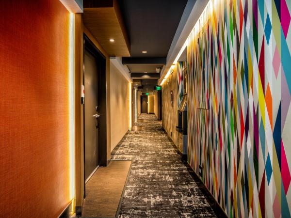 Century Park Hotel LA : photo 6 de la chambre suite lit queen-size - vue sur ville