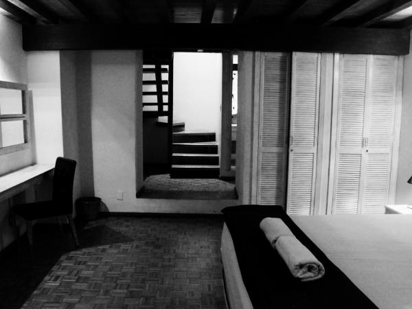 Hostal Regina Down Town Mexico City : photo 7 de la chambre suite junior avec balcon