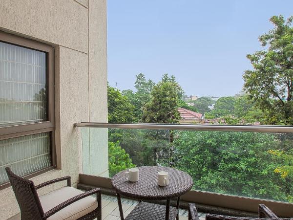 Oakwood Residence Naylor Road Pune : photo 4 de la chambre one bedroom executive suite with balcony