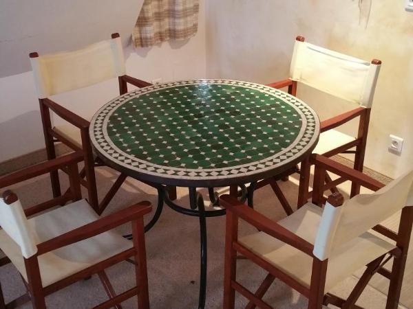 Chambres touristiques La Cour Des Hôtes : photo 7 de la chambre chambre quadruple