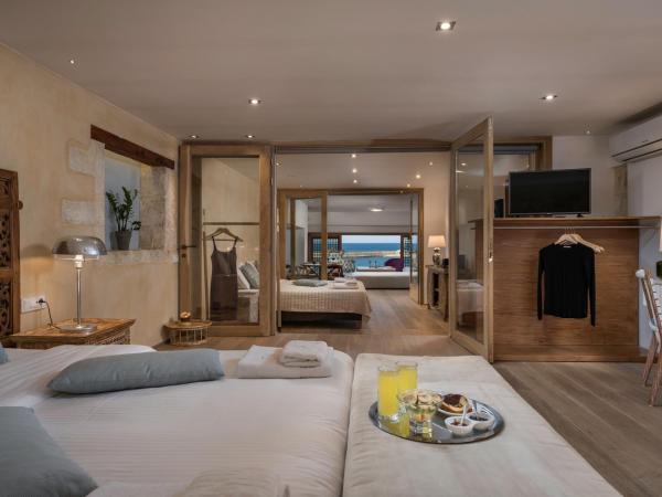 Residenza Vranas Boutique Hotel : photo 5 de la chambre suite 2 chambres - vue sur mer