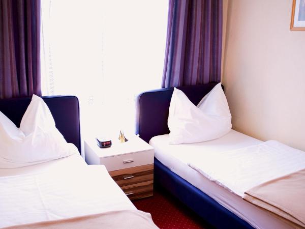Hotel Alter Telegraf : photo 5 de la chambre chambre double avec canapé-lit