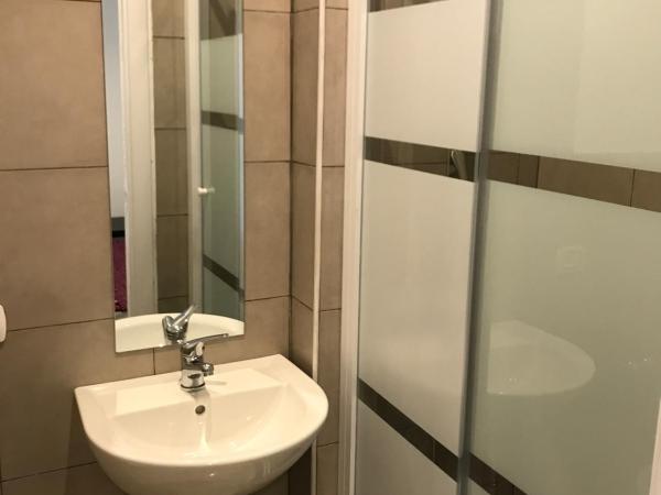 ROOM 110 BARI -guesthouse- : photo 7 de la chambre chambre de luxe - bâtiment séparé