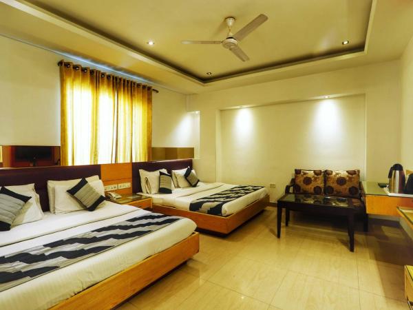 Hotel Krishna - By RCG Hotels : photo 2 de la chambre chambre familiale