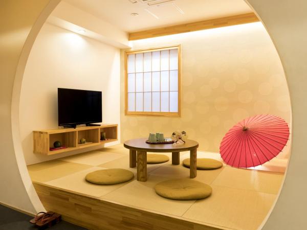 Guesthouse Raku : photo 1 de la chambre chambre familiale standard