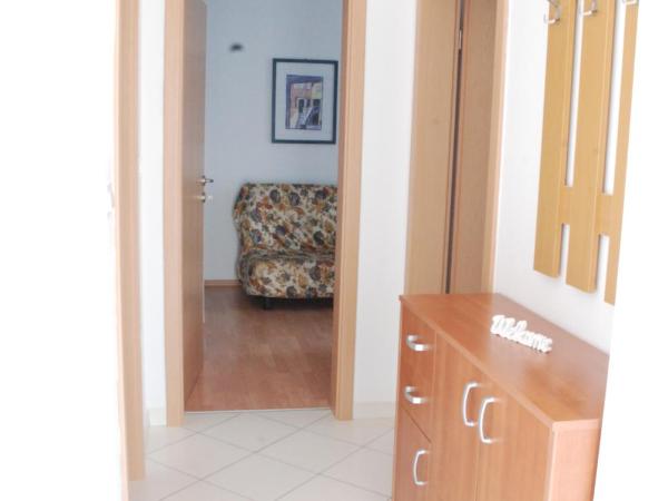 Apartmani Radin : photo 9 de la chambre chambre double - vue sur jardin