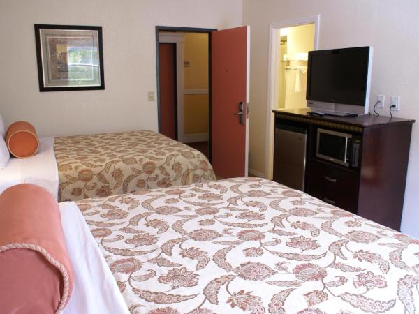 Harborview Inn & Suites-Convention Center-Airport-Gaslamp-Seaworld-Zoo-Balboa Park : photo 3 de la chambre chambre avec 2 grands lits queen-size