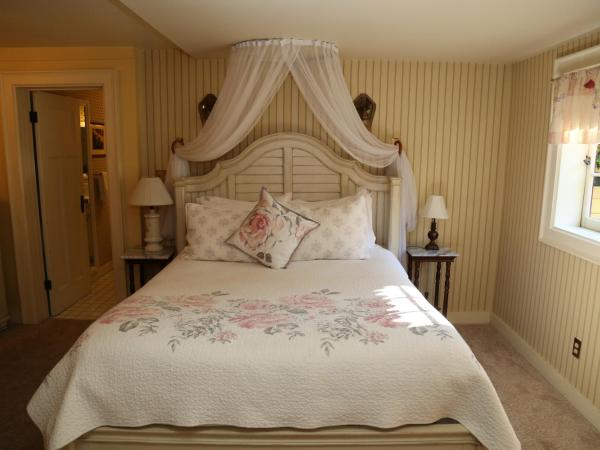 Beaconsfield Bed and Breakfast - Victoria : photo 1 de la chambre chambre supérieure lit queen-size