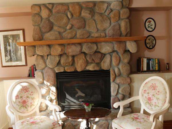 Beaconsfield Bed and Breakfast - Victoria : photo 4 de la chambre chambre supérieure lit queen-size