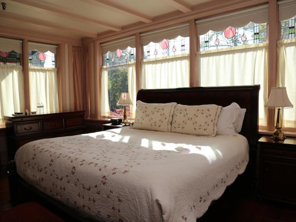 Beaconsfield Bed and Breakfast - Victoria : photo 6 de la chambre suite deluxe avec lit king-size