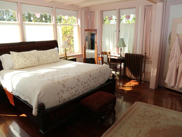 Beaconsfield Bed and Breakfast - Victoria : photo 2 de la chambre suite deluxe avec lit king-size