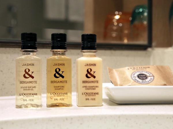 Shangri-La Qingdao - May Fourth Square : photo 8 de la chambre deluxe grand twin room - city wing