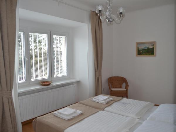 Pension Nika : photo 8 de la chambre chambre lits jumeaux - non-fumeurs