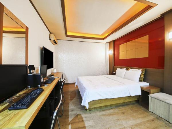 K2 Motel : photo 8 de la chambre chambre double avec baignoire spa